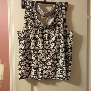 Ladies Willi Smith comfy blouse size medium